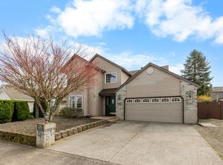700 SW 27th Way, Troutdale, OR 97060
