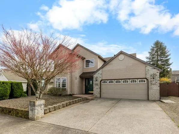 700 SW 27th Way, Troutdale, OR 97060