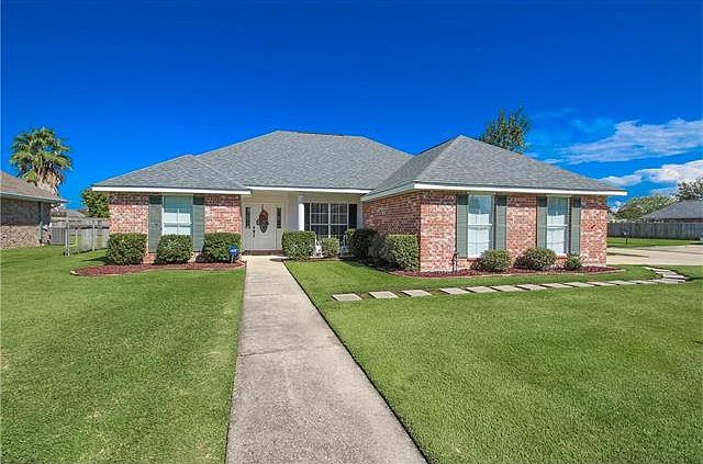 1st image of 105 Oak Bend Dr