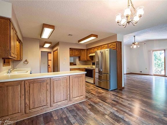 3rd image of 44 Newquay Ln