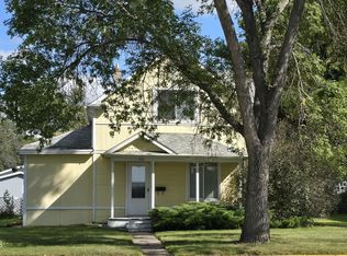 316 4th Ave NE, Jamestown, ND 58401