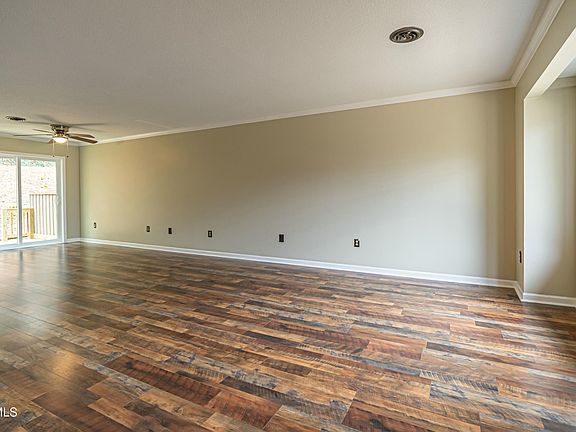 3rd image of 188 Quail Way #188
