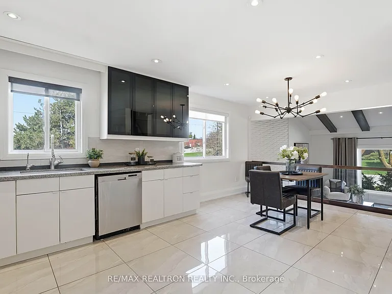 117 Cardinal Cres #UPPER — Photo 10