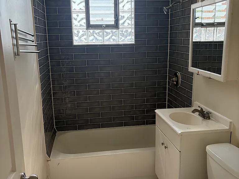 2345 N Lavergne Ave #2 — Photo 6