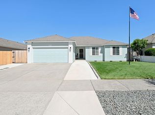 2056 Kingswood Dr, Medford, OR 97501