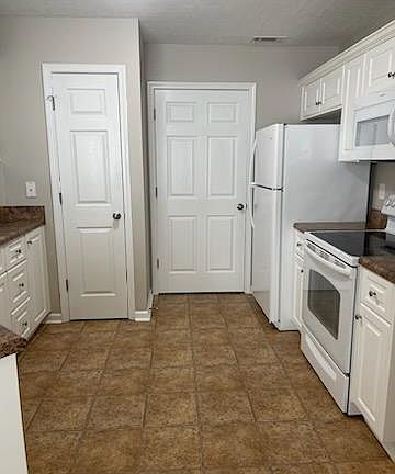 2nd image of 544 Beretta Dr #544