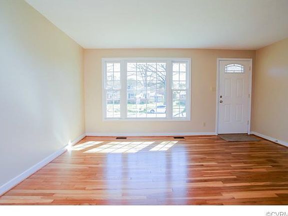 4th image of 9906 Royerton Dr