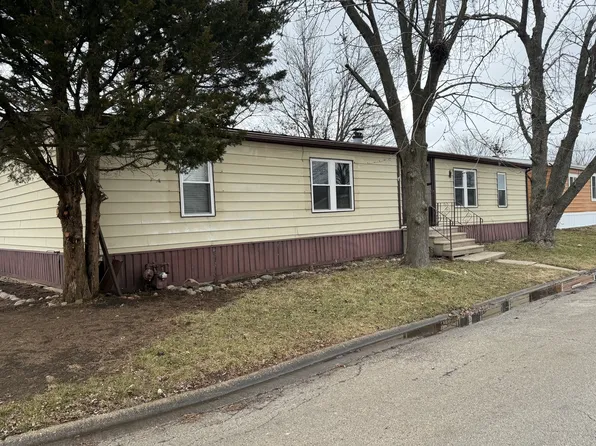410 S Windmere Cir, Matteson, IL 60443