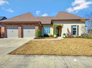 402 Queensberry Dr, Lafayette, LA 70508