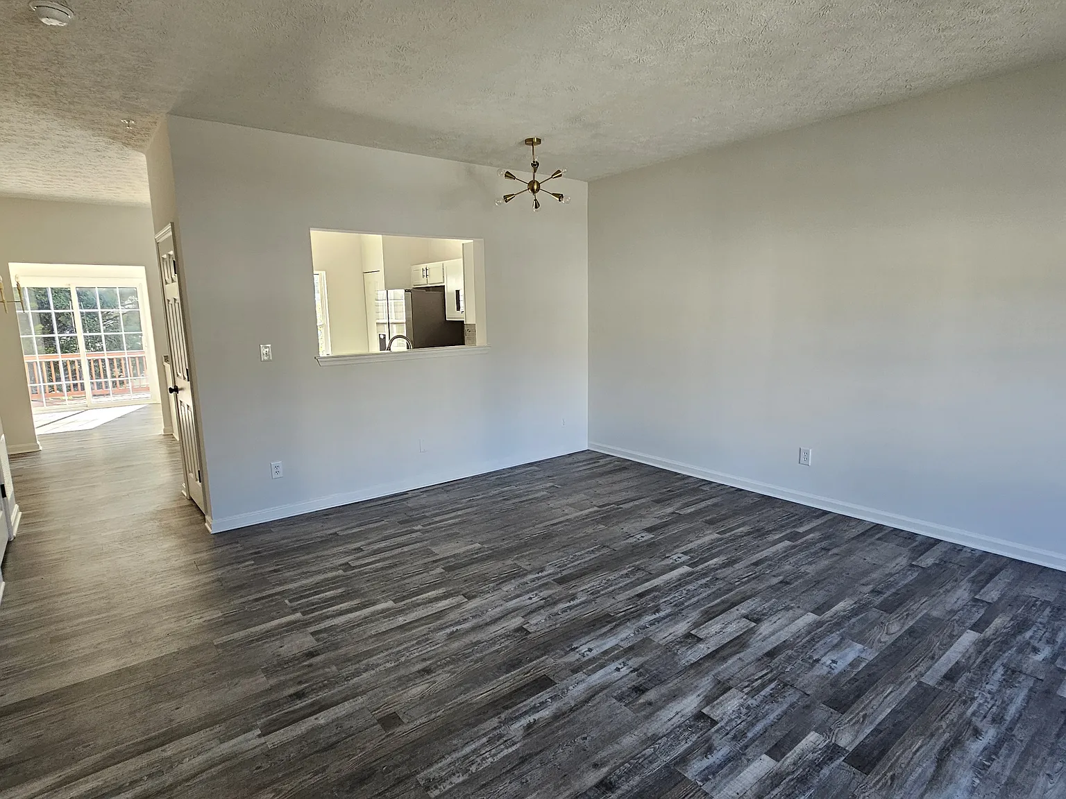 3 bed, 2.5 bath, 1734 sqft, $2,500 — Photo 2