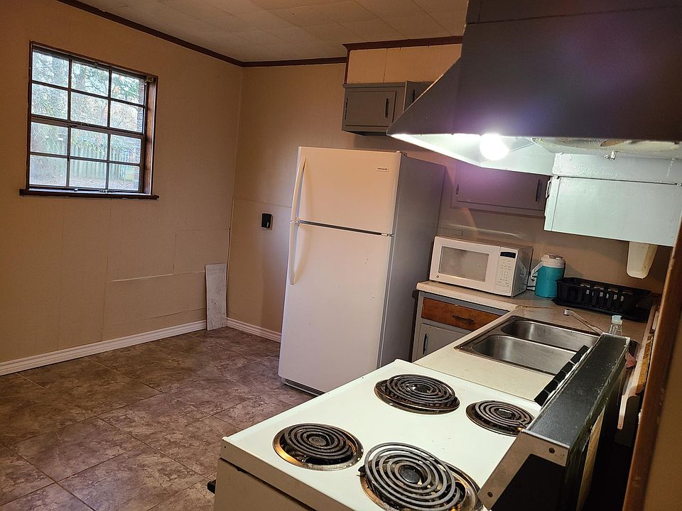 2nd image of 3020 Bemis Ave