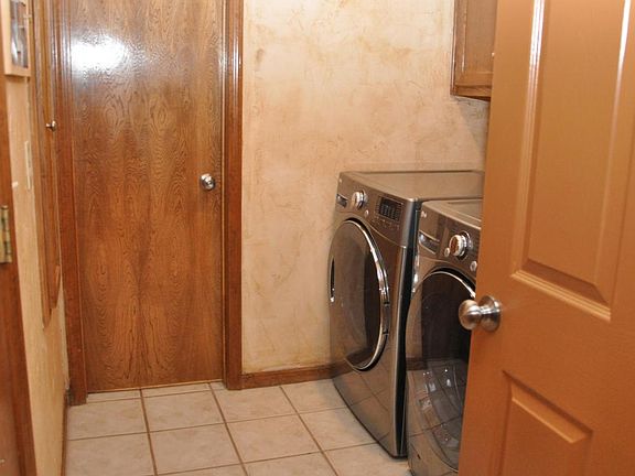 3rd image of 6819 Club Meadows Dr