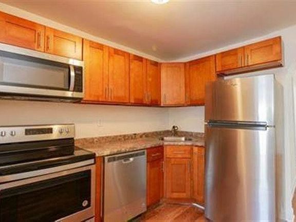 3rd image of 38 N Iowa Ave #2