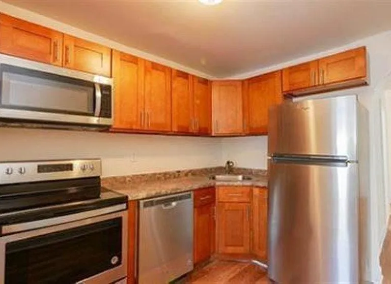 38 N Iowa Ave #2 — Photo 3