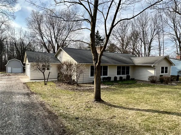 14492 Garden St, Burton, OH 44021