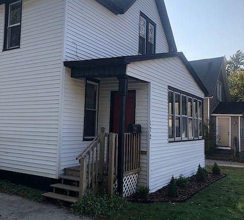 2nd image of 172 E 16th St