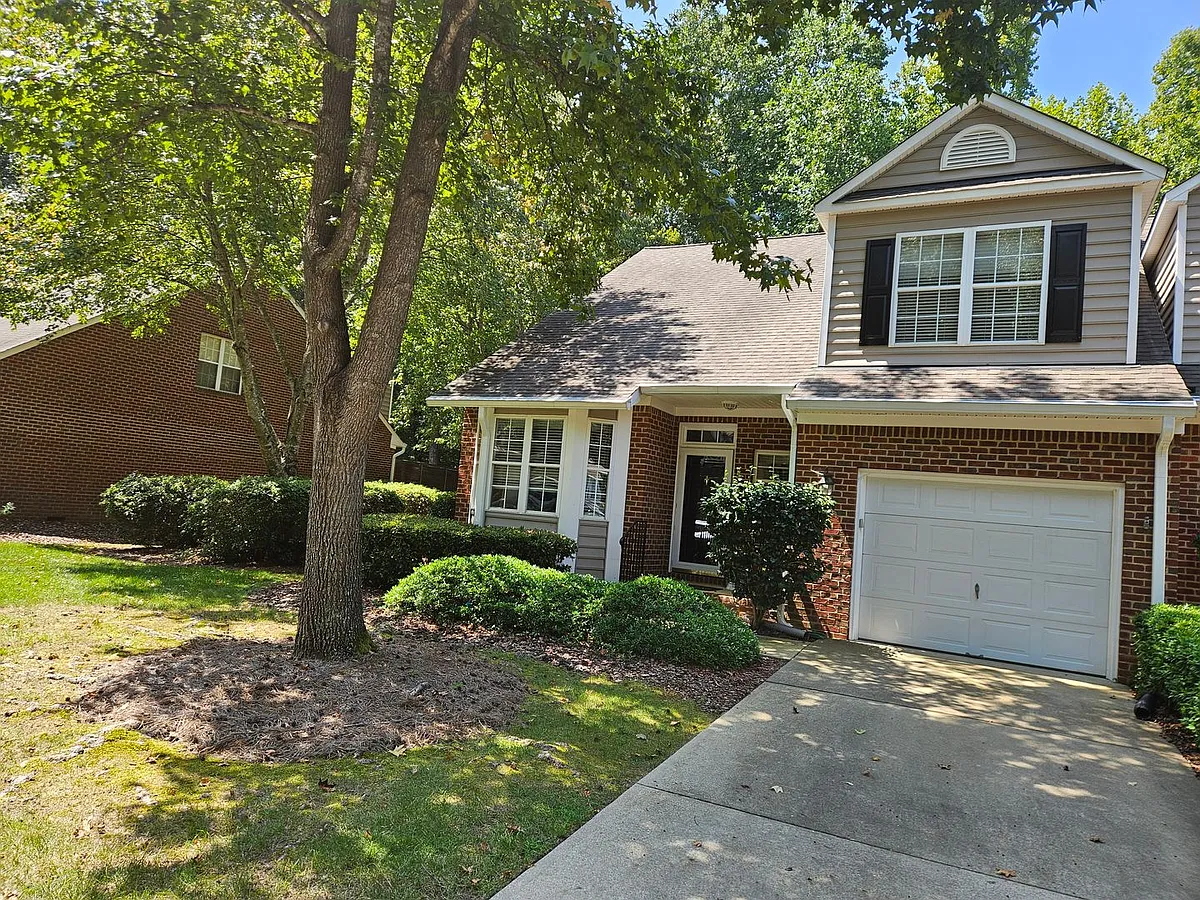 Building Photo - 3214 Philmont Dr