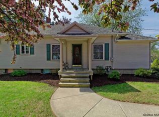 7 Phillips Rd, Rensselaer, NY 12144