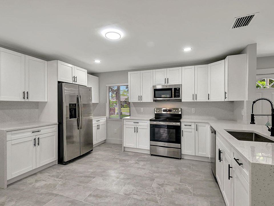 1st image of 4868 Dolphin Drive