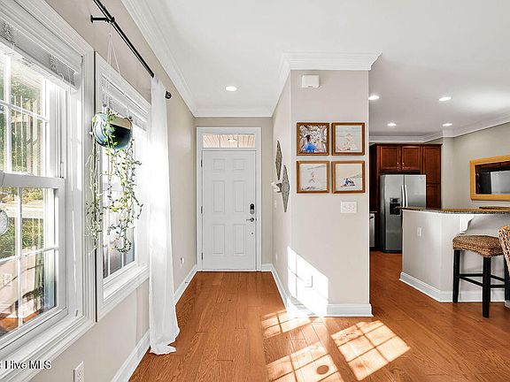 5th image of 3327 Jasper Place