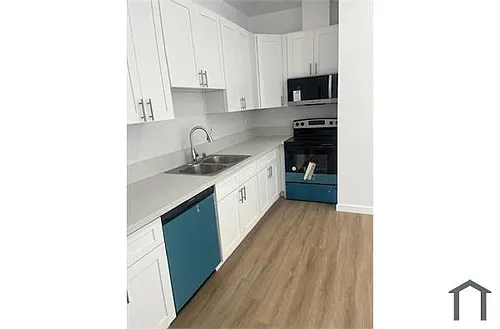 1518 W Florence Ave #3 Photo 1