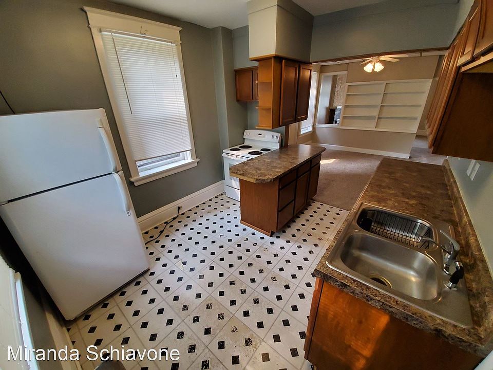 1st image of 625 N 10th Ave E #4556308