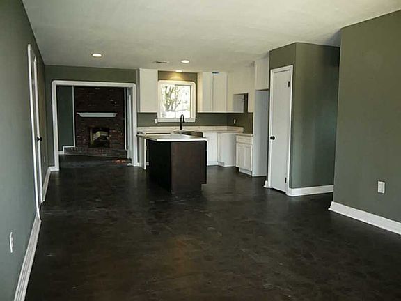 4th image of 3004 Jodie St