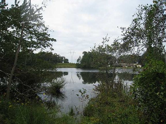 3rd image of 4785 Meadow Lake Dr