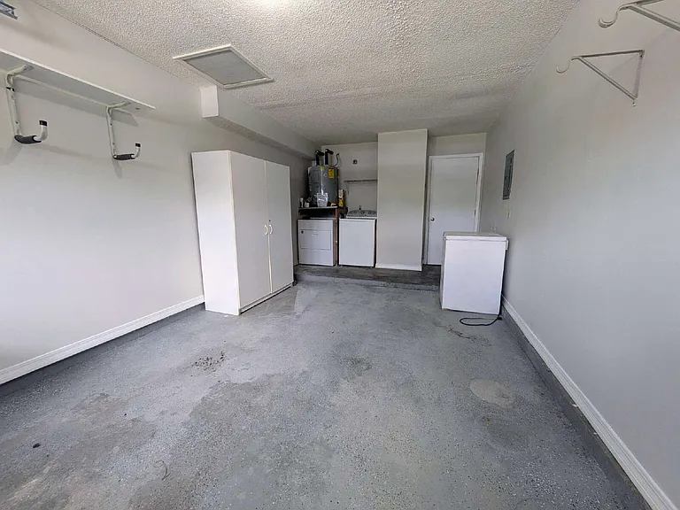 3027 Candlewyck Ln E — Photo 19