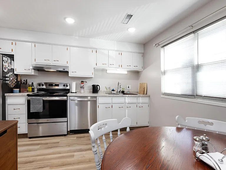 700 Sunset Ave #3 — Photo 17