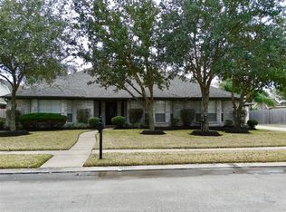 812 Piney Ridge Dr, Friendswood, TX 77546