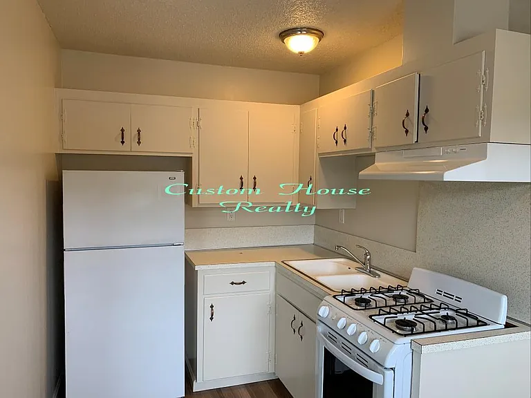 276 Carmel Ave #D — Photo 5