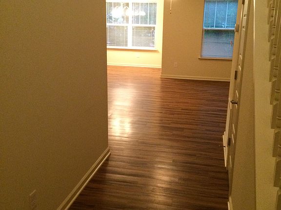 3rd image of 353 White Oak Trce