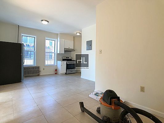 4th image of 888 5th Ave APT 2