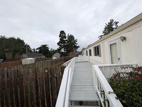 Refurbished deck to entrance.