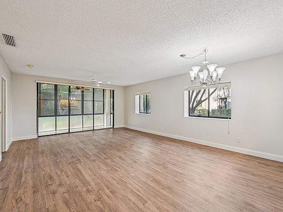 5th image of 1103 Duncan Cir APT 104