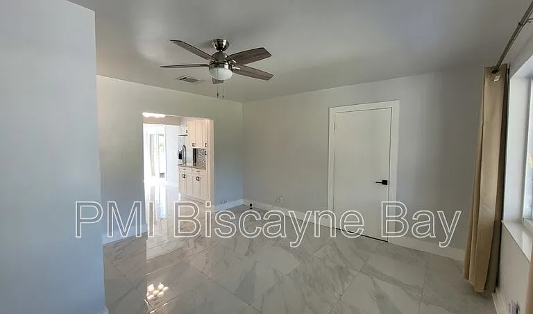 7380 SW 35th St — Photo 4