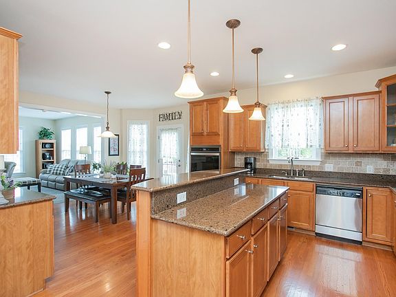 3rd image of 338 Wendling Blvd