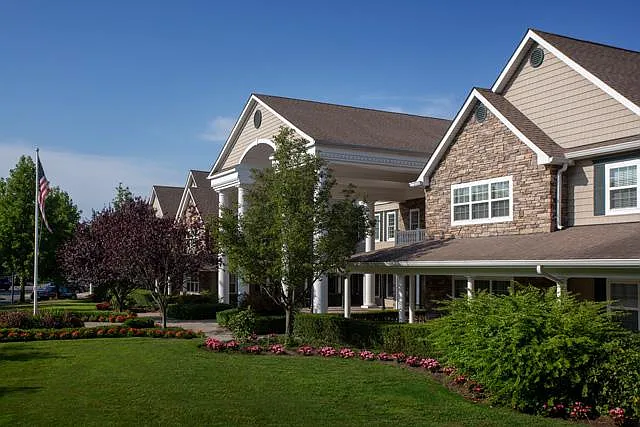 Fairfield Knolls At Sayville - Senior Living — Photo 2