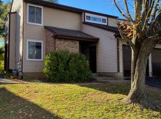 150 Sandybrook Dr, Langhorne, PA 19047