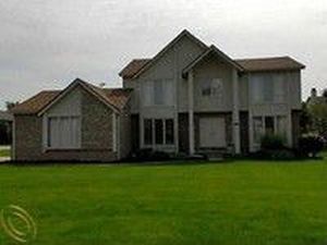 7296 Silver Leaf Ln, West Bloomfield, MI, 48322