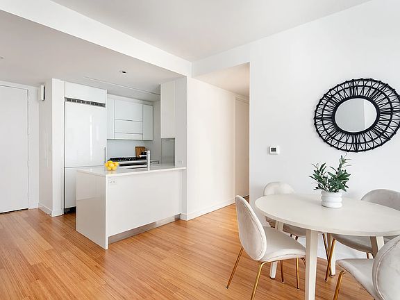 4th image of 303 E 33rd St APT 7L