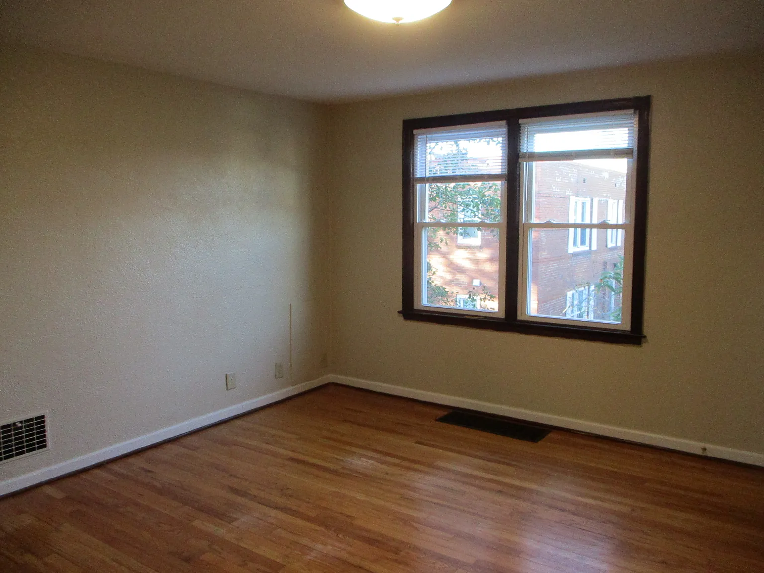 1 bed, 600 sqft, $950 — Photo 2