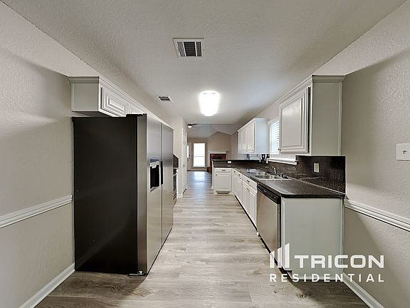 5th image of 901 Stags Leap Dr