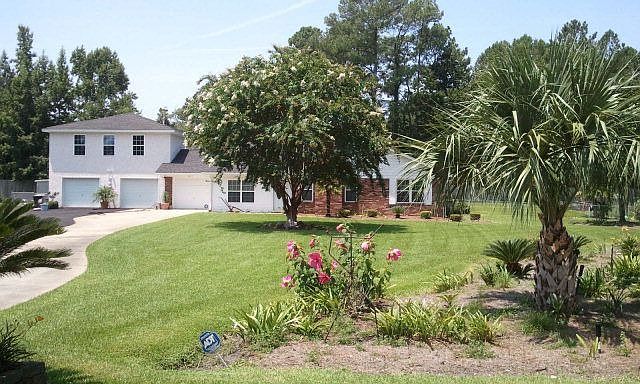 1st image of 722 Pine Haven Cir