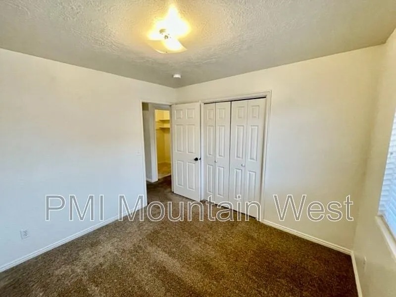 2 bed, 1.0 bath, 825 sqft, $1,275 — Photo 3