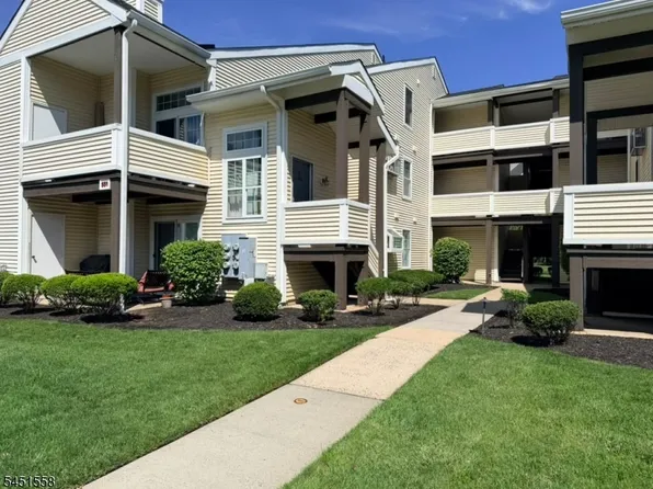 551 Clubhouse-4, Union Twp., NJ 07083
