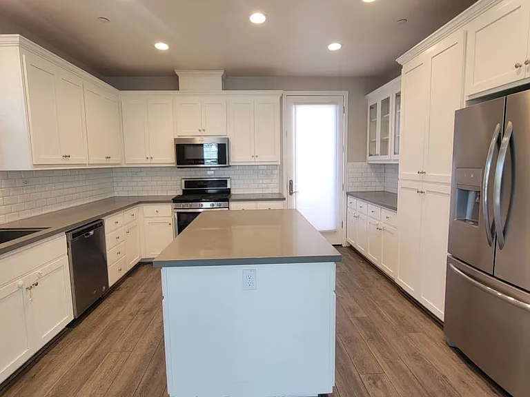 1829 Kelly Pl — Photo 1
