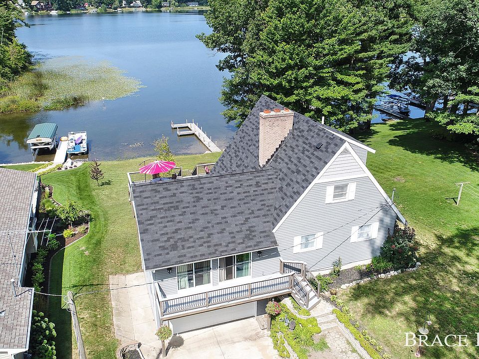 1st image of 13215 Oakcrest Ave NE