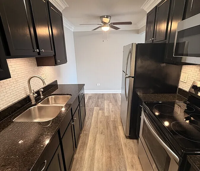 910 Curtiss St #12 — Photo 3